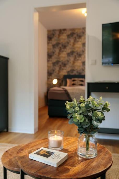 Charmantes Townhaus Mit Garten, W-Lan & Netflix Potsdam Esterno foto