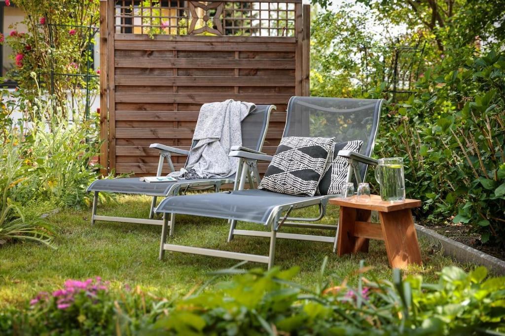 Charmantes Townhaus Mit Garten, W-Lan & Netflix Potsdam Esterno foto